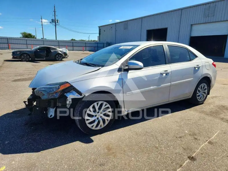 2019 Toyota COROLLA фото