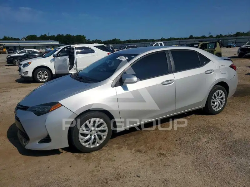 2019 Toyota COROLLA фото