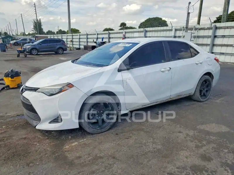 2019 Toyota COROLLA фото