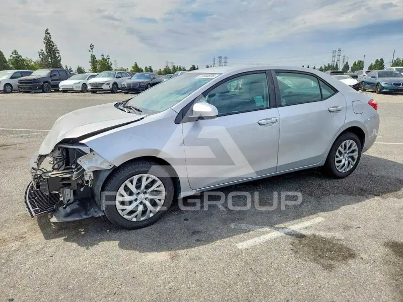 2019 Toyota COROLLA фото