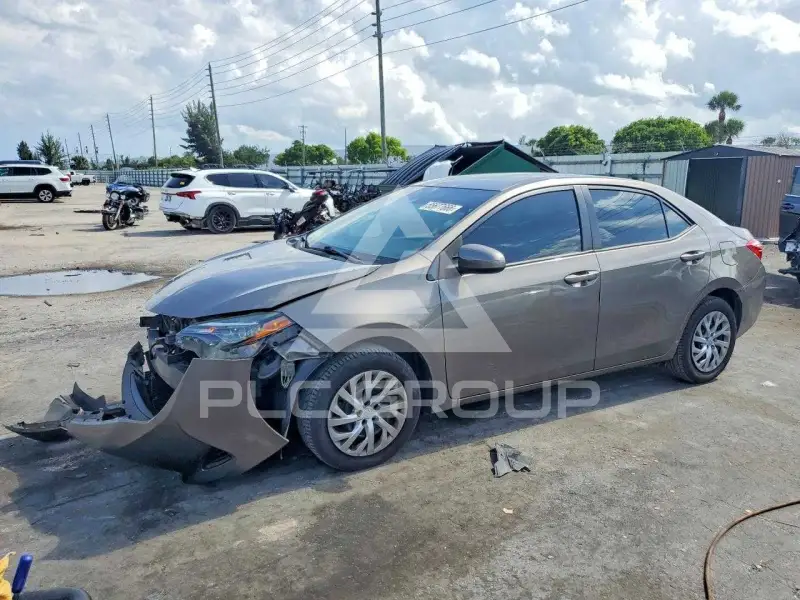 2019 Toyota COROLLA фото