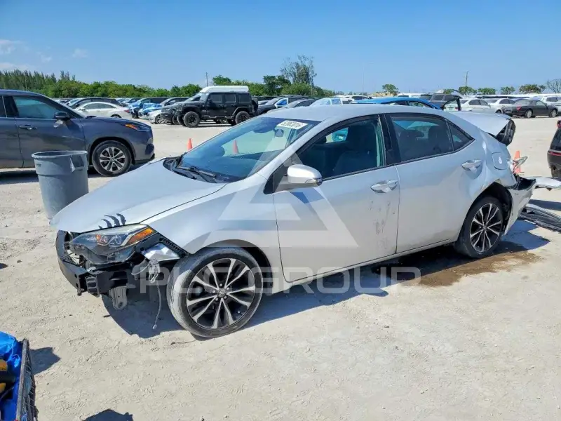 2019 Toyota COROLLA фото