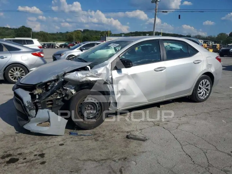 2019 Toyota COROLLA фото