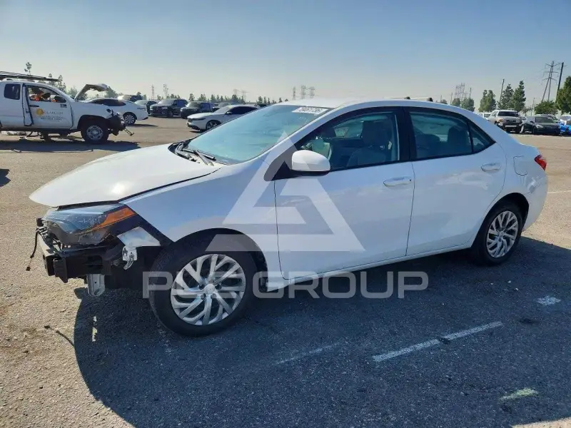 2019 Toyota COROLLA фото