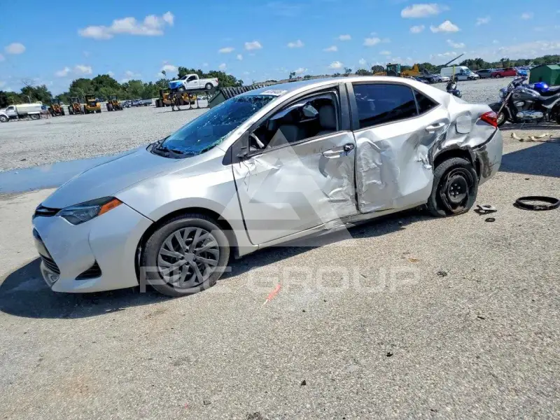 2019 Toyota COROLLA фото