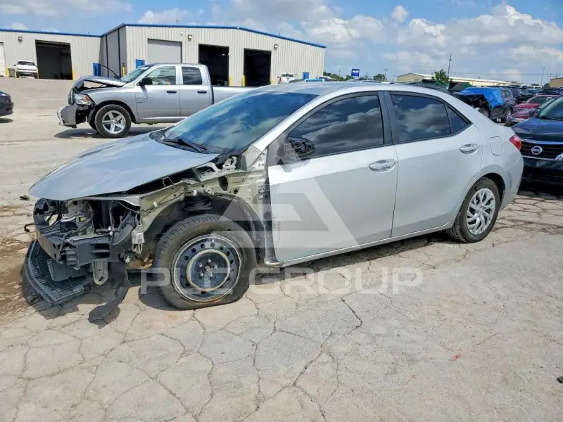 2019 Toyota COROLLA фото