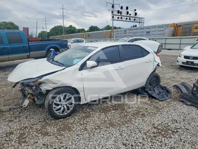 2019 Toyota COROLLA фото