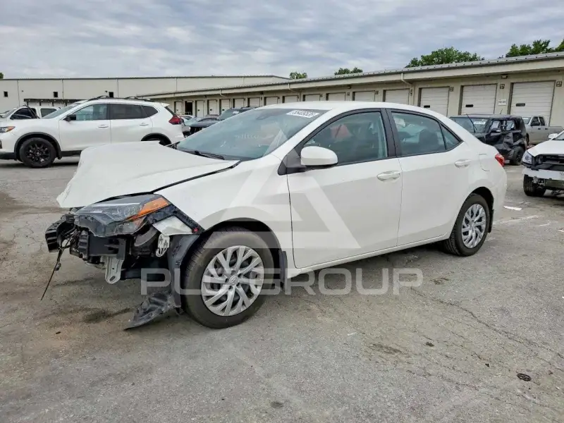2019 Toyota COROLLA фото