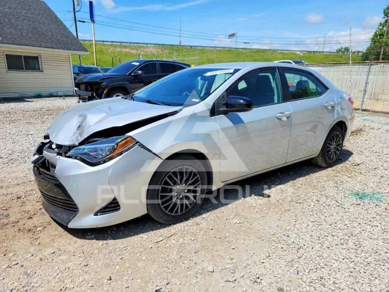 2019 Toyota COROLLA фото