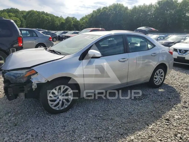 2019 Toyota COROLLA фото