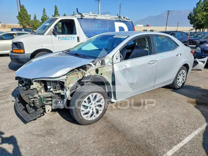2019 Toyota COROLLA фото