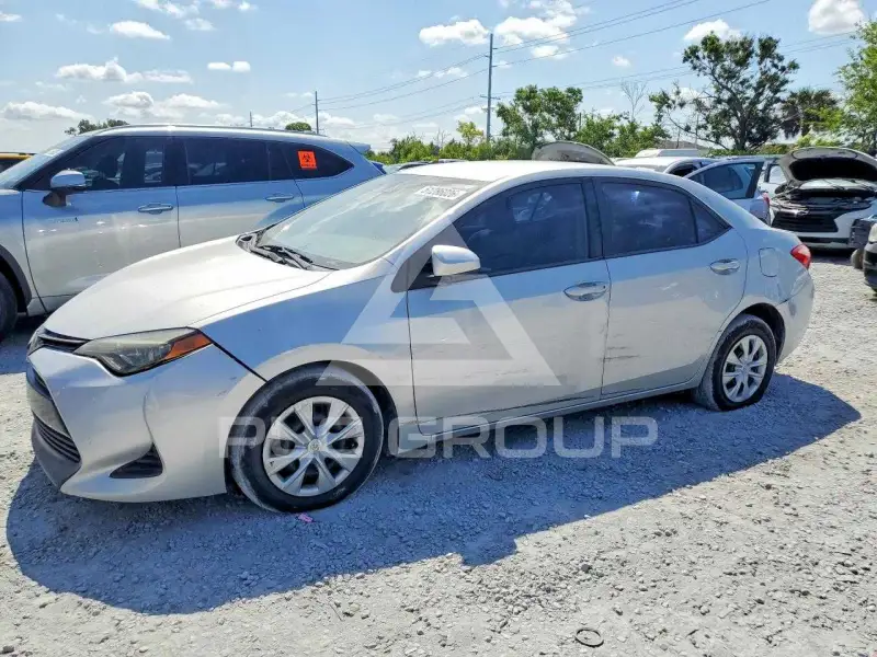 2019 Toyota COROLLA фото
