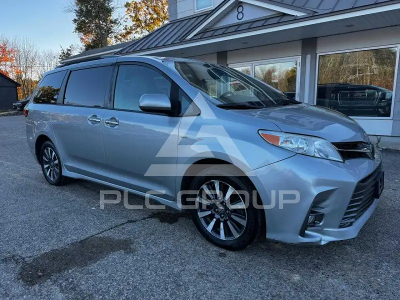 2019 Toyota SIENNA photo