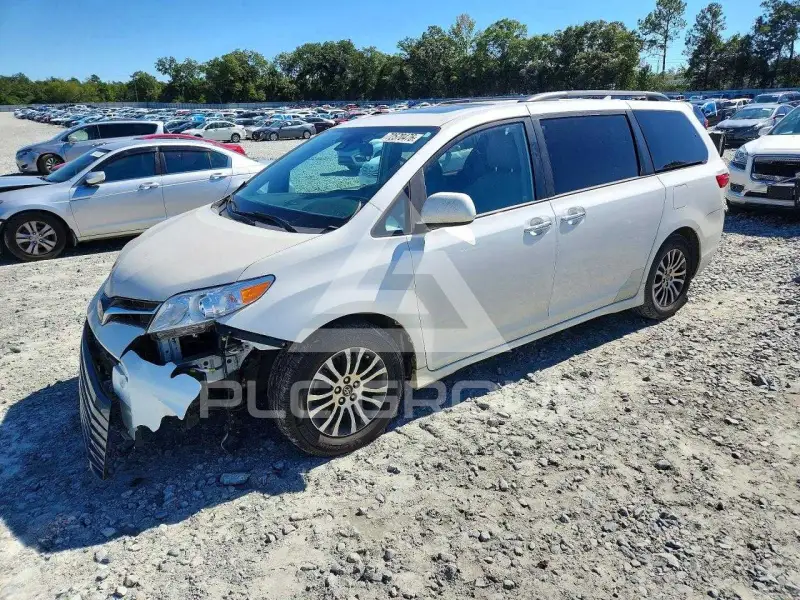 2019 Toyota SIENNA photo