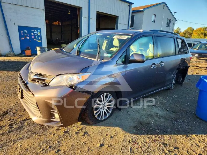2019 Toyota SIENNA photo