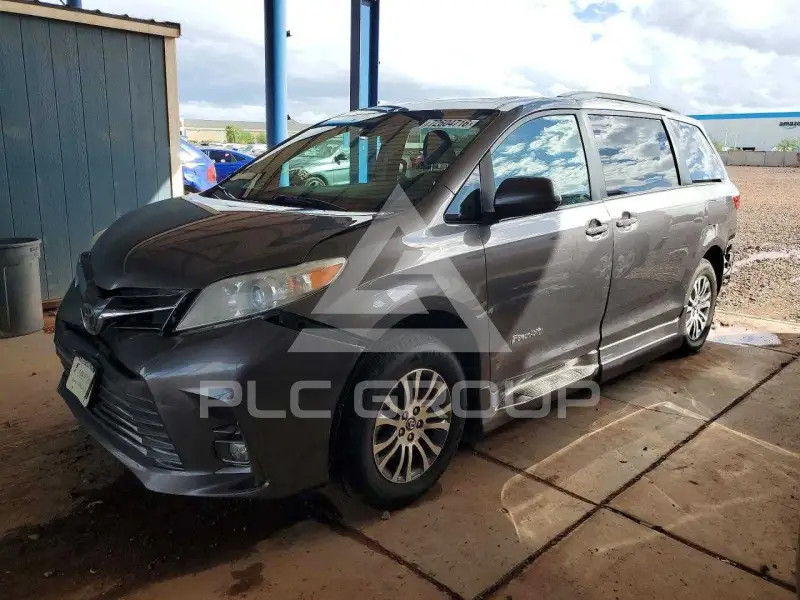 2019 Toyota SIENNA photo