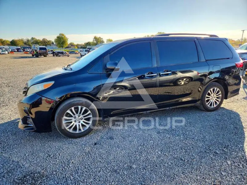 2019 Toyota SIENNA фото