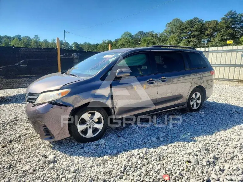 2019 Toyota SIENNA photo