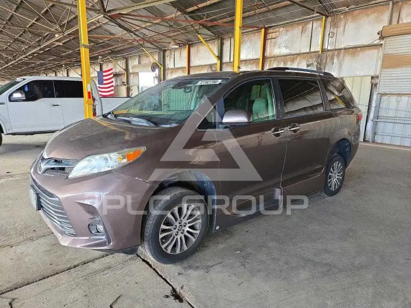 2019 Toyota SIENNA фото