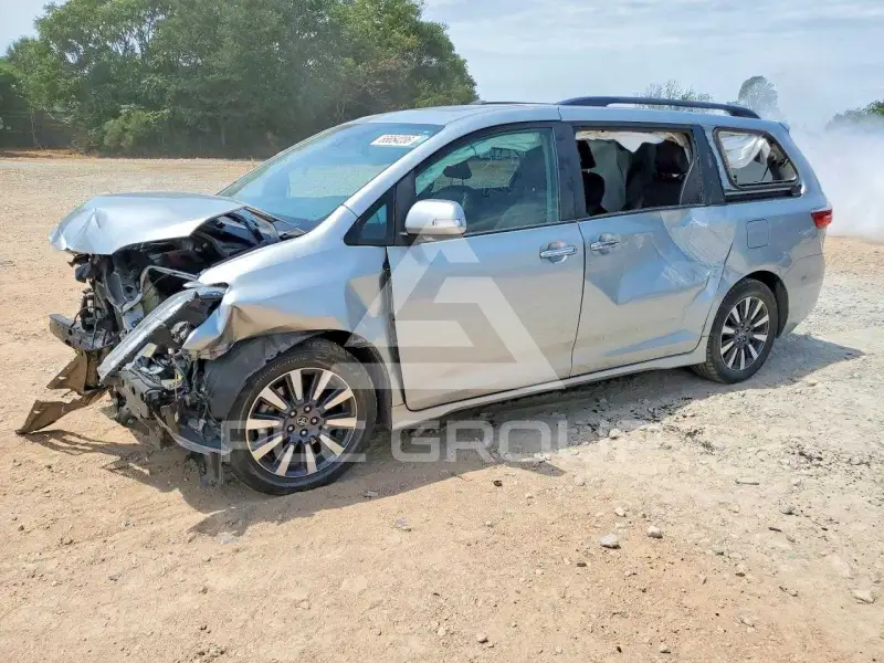 2019 Toyota SIENNA photo