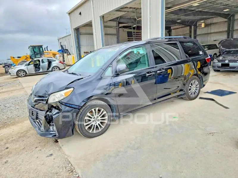2019 Toyota SIENNA фото