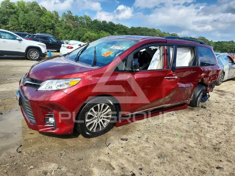 2019 Toyota SIENNA photo