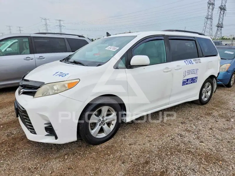 2019 Toyota SIENNA фото