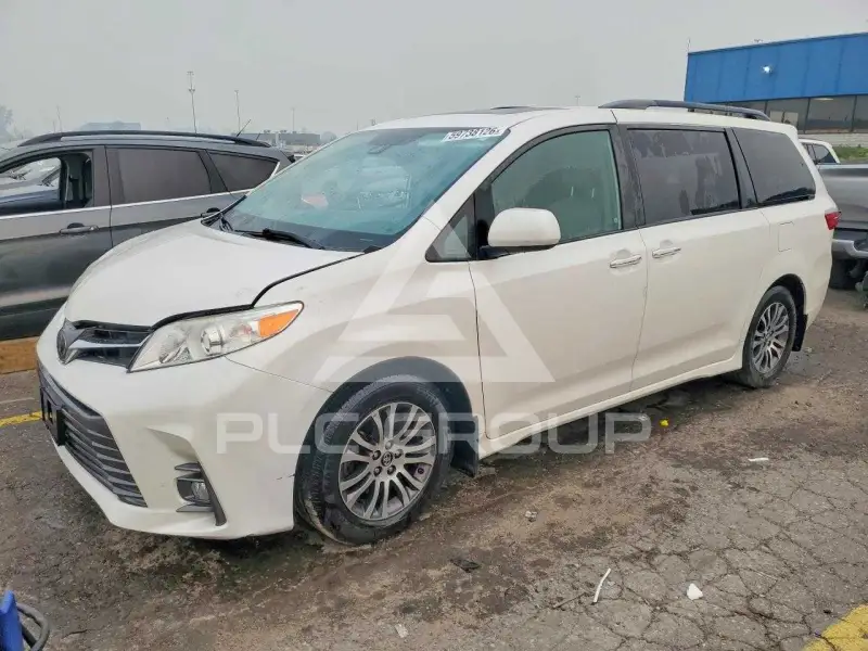 2019 Toyota SIENNA фото