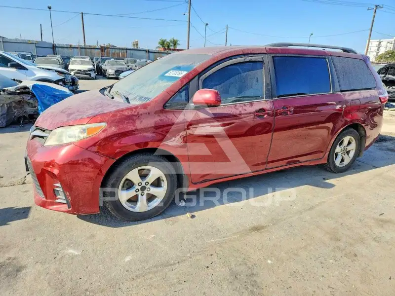 2019 Toyota SIENNA фото