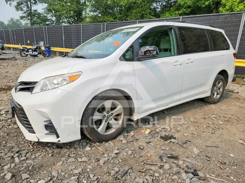2019 Toyota SIENNA photo