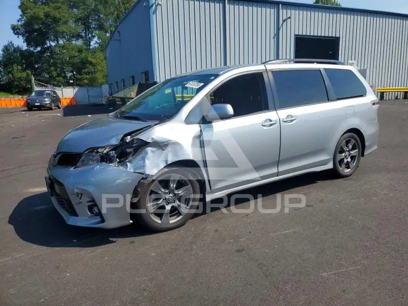 2019 Toyota SIENNA фото