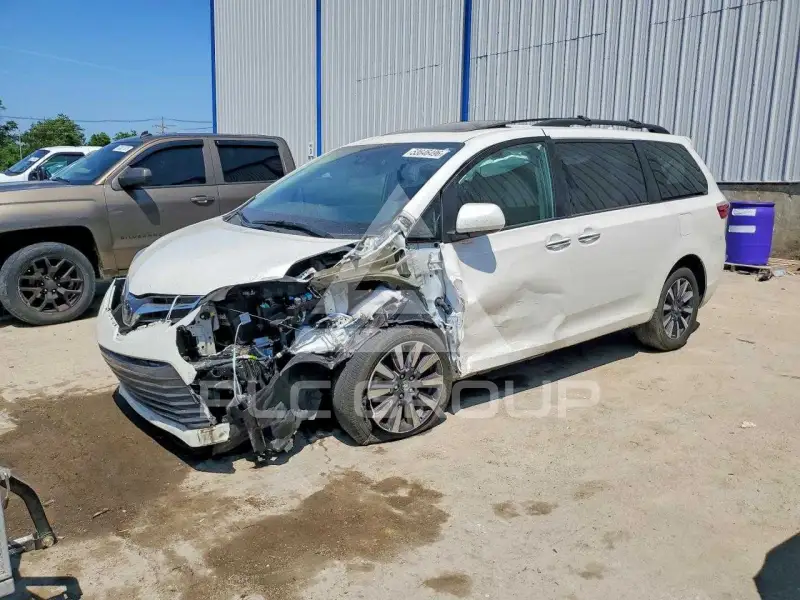 2019 Toyota SIENNA фото