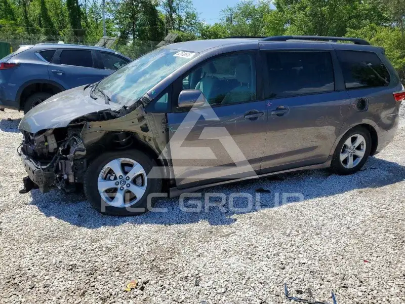 2019 Toyota SIENNA фото