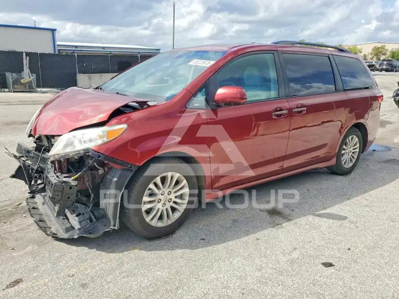 2019 Toyota SIENNA фото
