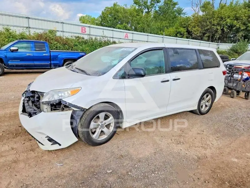 2019 Toyota SIENNA photo