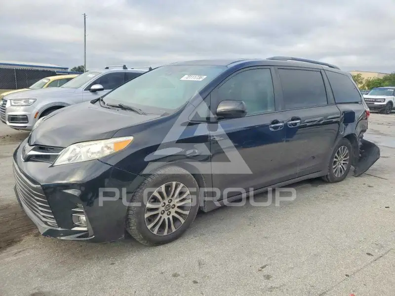 2019 Toyota SIENNA фото