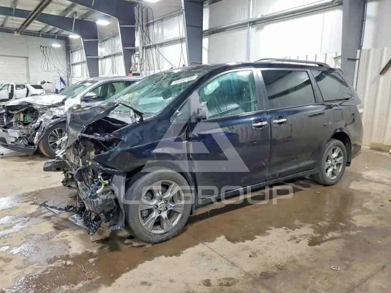2019 Toyota SIENNA photo