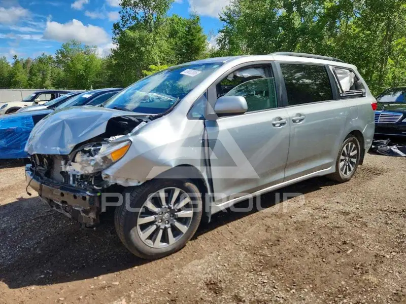 2019 Toyota SIENNA фото