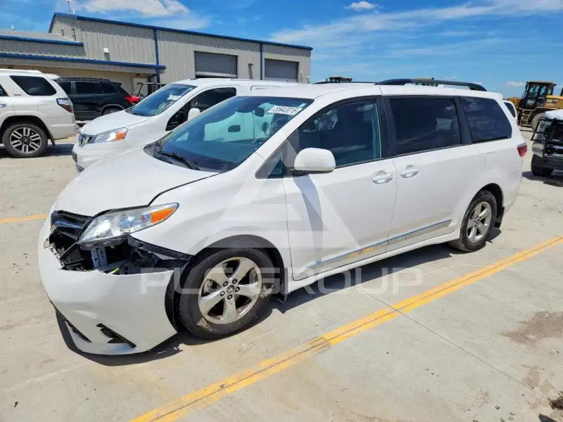 2019 Toyota SIENNA фото