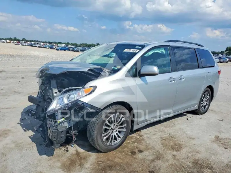2019 Toyota SIENNA photo