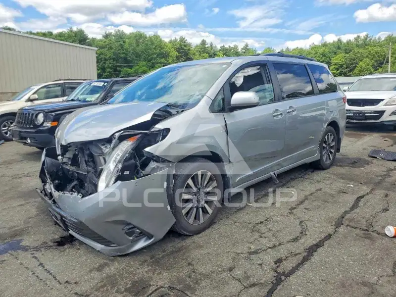 2019 Toyota SIENNA фото