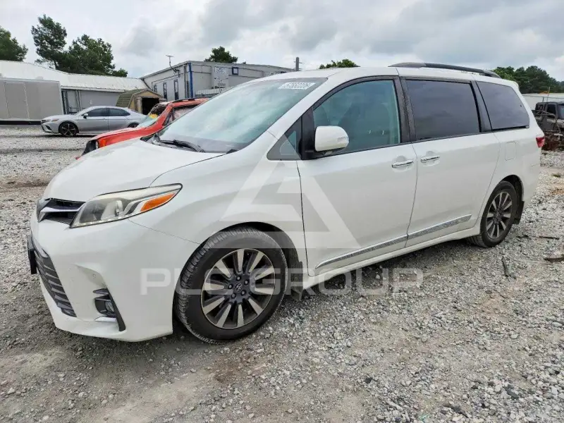 2019 Toyota SIENNA photo