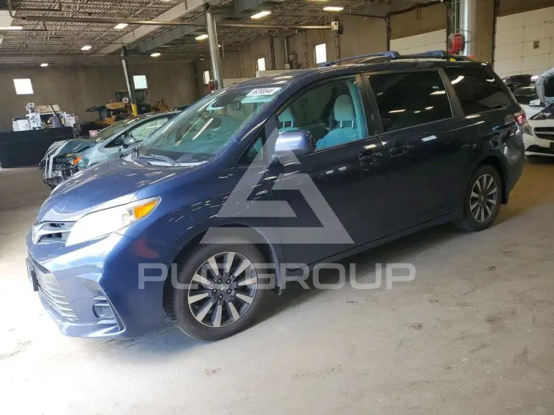 2019 Toyota SIENNA photo