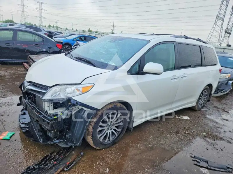 2019 Toyota SIENNA photo