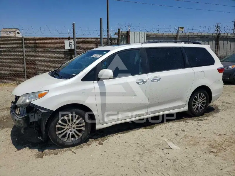 2019 Toyota SIENNA фото