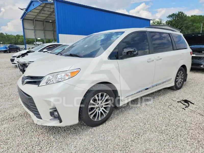 2019 Toyota SIENNA фото