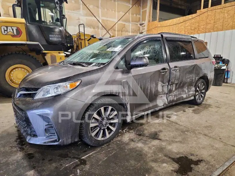 2019 Toyota SIENNA фото
