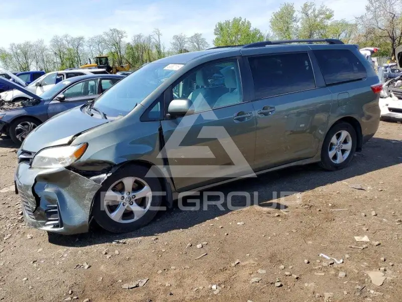 2019 Toyota SIENNA фото