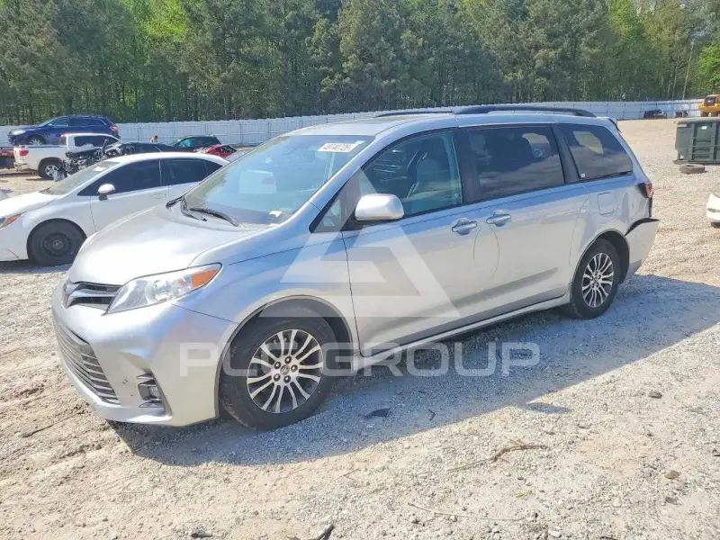 2019 Toyota SIENNA photo