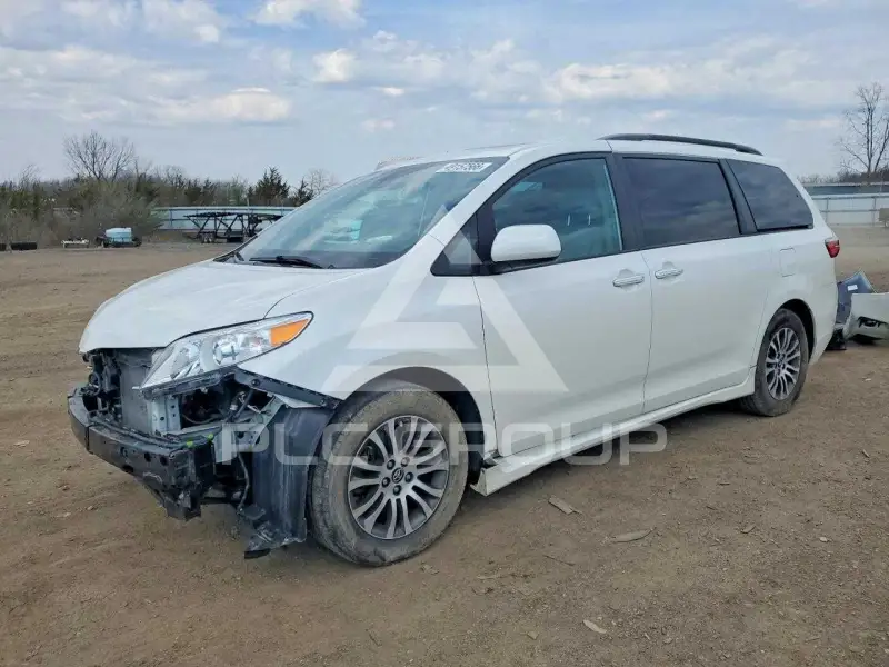 2019 Toyota SIENNA photo